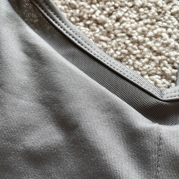 Grey Cropped Workout Tank! - Picture 5 of 5